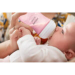 Philips Avent Natural Response 260ml bottle in pastel pink PK1 (SCY903/11) - Image 2